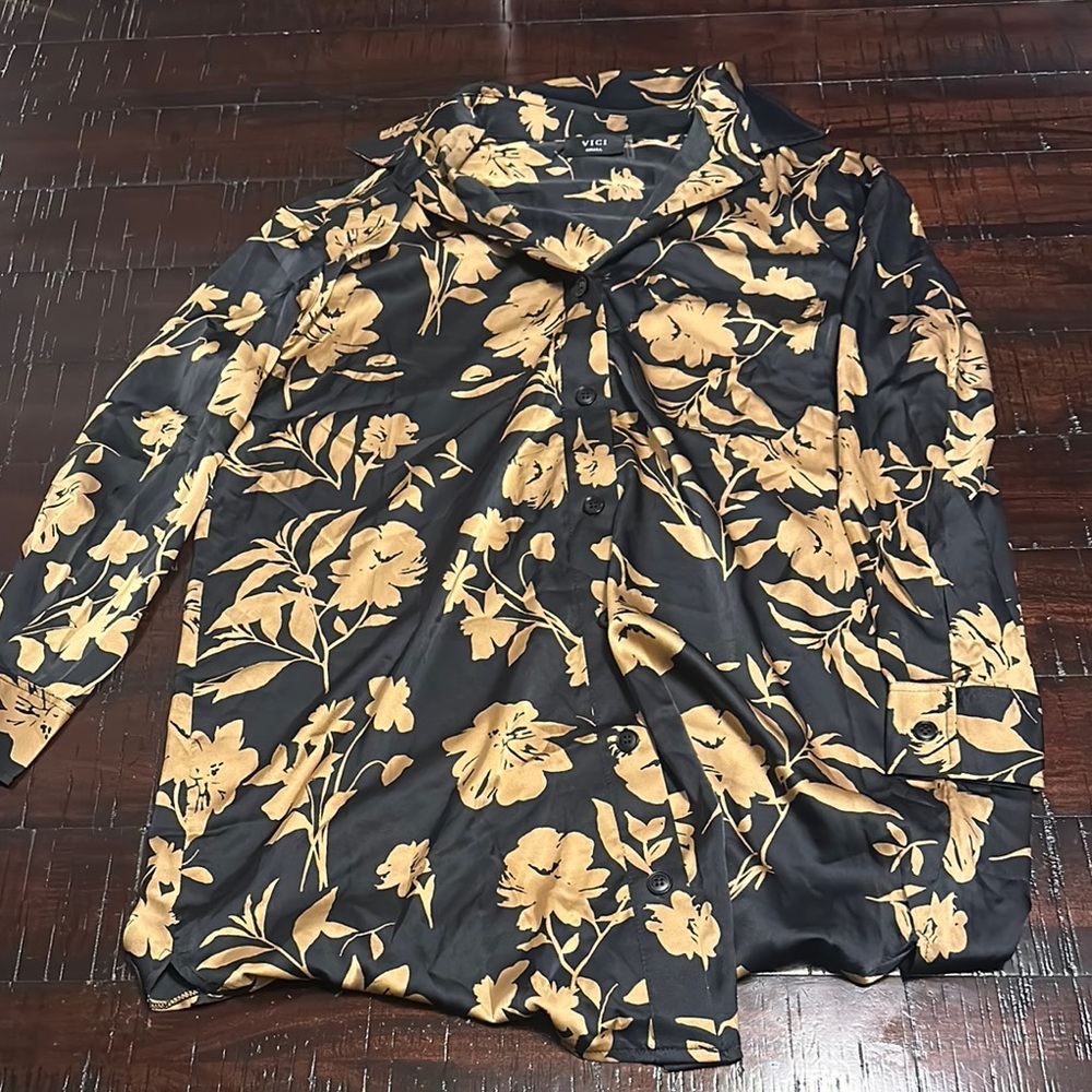 Vince Black and Gold Button Down Shirt with Elegant Design